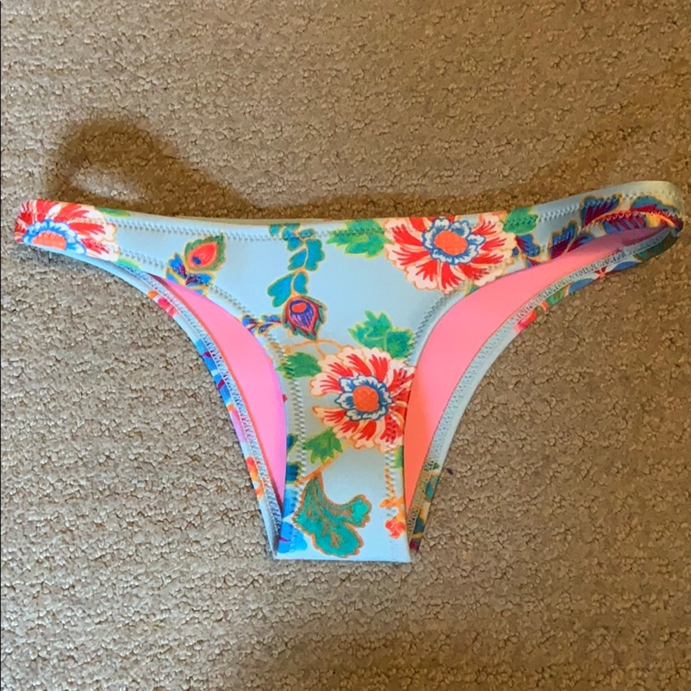 Cheeky bathing suit bottoms